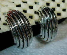 VTG High Polished Silver Tone Ribbed Half Hoop Wide Retro Bold Mod Clip Earrings