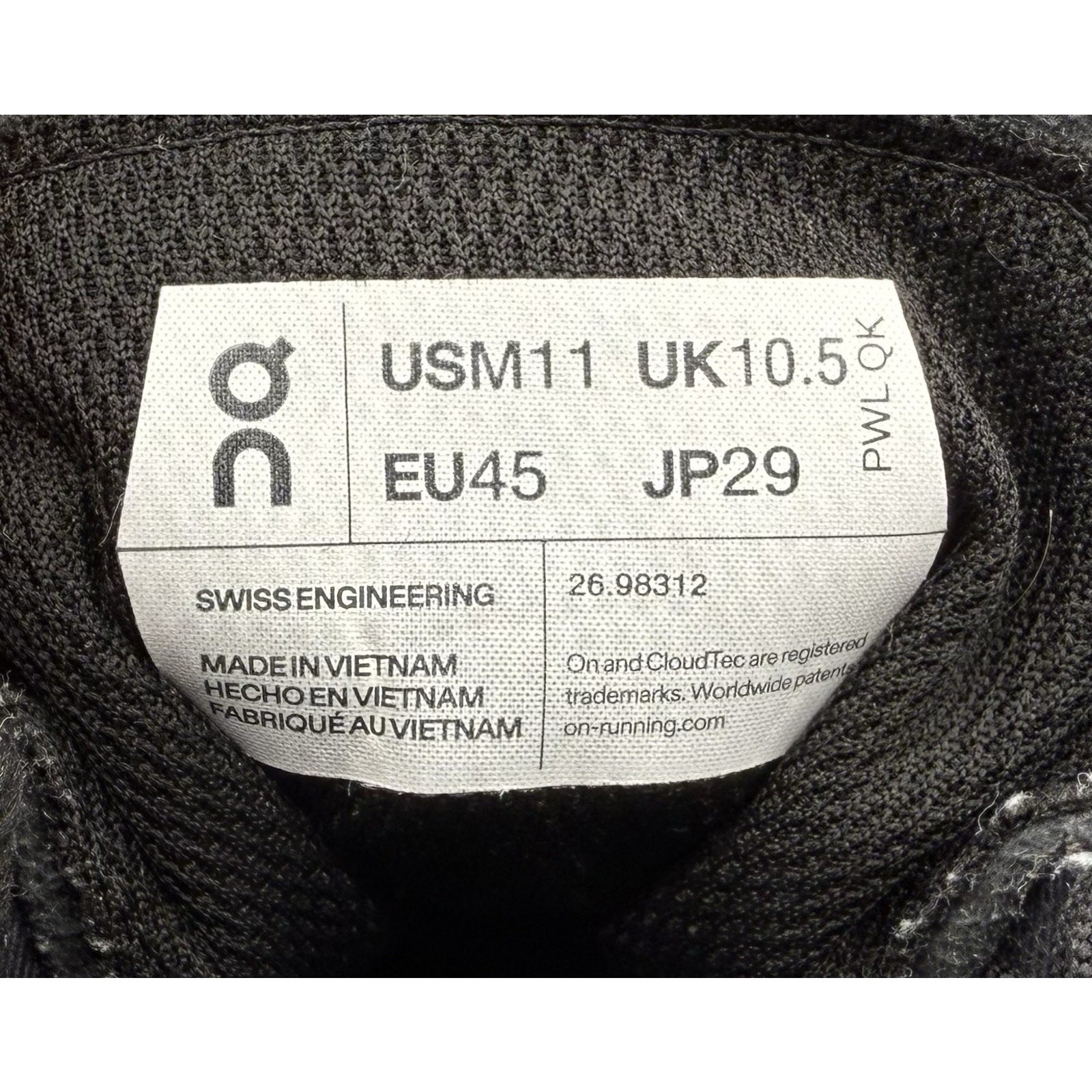 ON CLOUD CLOUDNOVA CLOUDTEC Form Running Athletic… - image 12