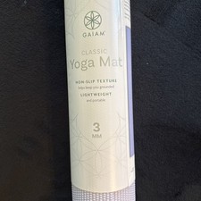 Gaiam Classic Yoga Mat 3mm Non-Slip 68 x 24 X3mm Lavender Purple