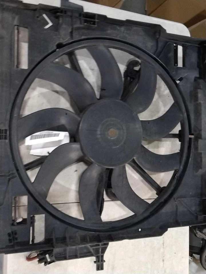 Radiator Fan Motor Fan Assembly Radiator 850 Watt Fits 15-19 BMW X6 584974 - Image 2 of 4