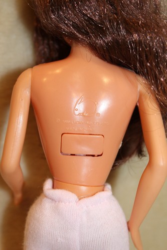 VINTAGE 1989 LUCKY INC BARBIE CLONE BRUNETTE WACHSENDE HAARE PUPPE, KNIE GEBEUGT - Bild 9 von 10