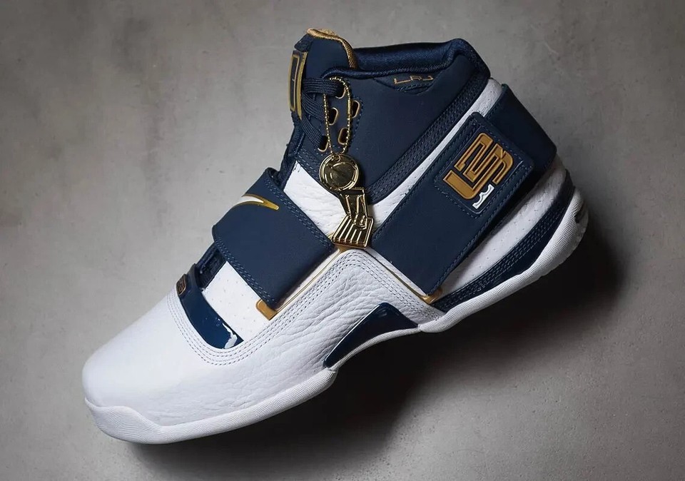 nike lebron soldier 1