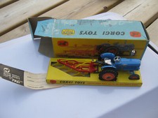 CORGI GS18  FORDSON TRACTOR & PLOUGH 1961 ISSUE  ORIGINAL IN GOOD ORIGINAL BOX