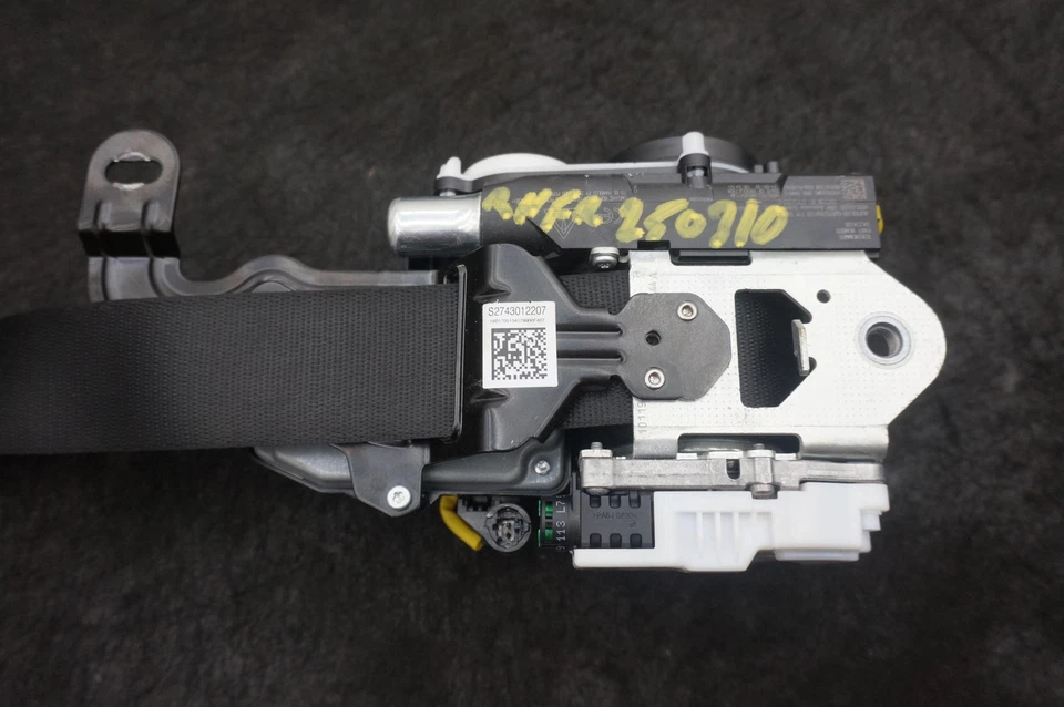 Retrator de cinto de segurança dianteiro direito 72117430122 BMW M550I xDrive G30 18-23 M5 18-23 - Imagem 4 de 4