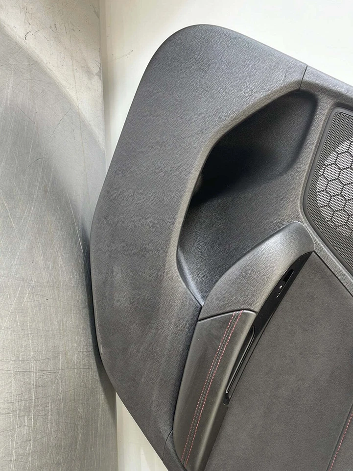 Chevrolet SS 2015 lado del pasajero lado derecho interior panel de puerta OEM 92282894 #56 Foto 2 de 4