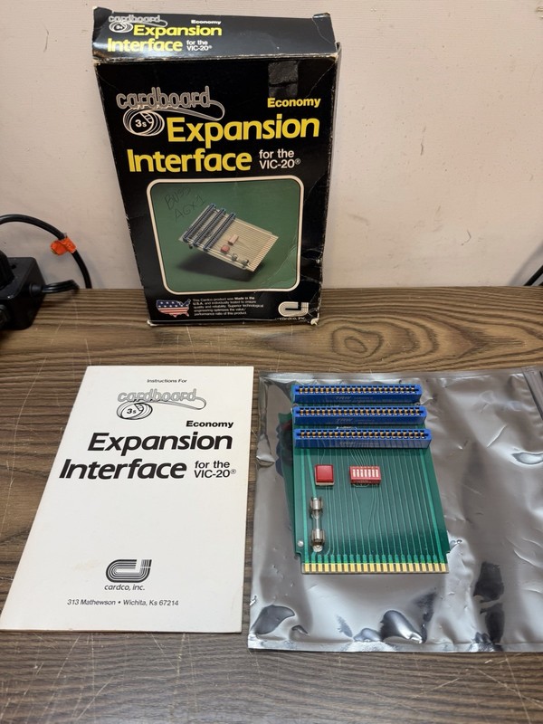 VINTAGE RARE CARDBOARD ECONOMY VIC 20 3 SLOT INTERFACE EXPANSION CARD
