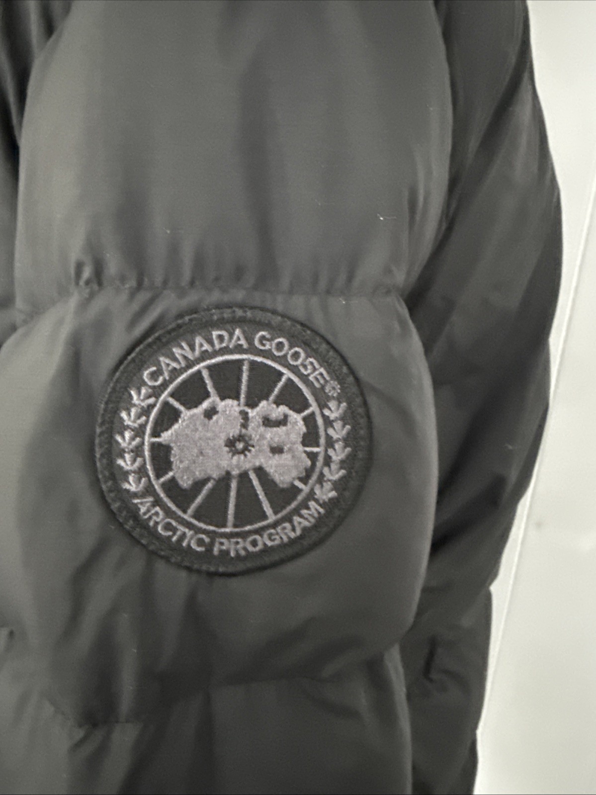 CANADA GOOSE Black Lyndale Puffer Parka Jacket Coat Sz L Retail $1225.00 thumbnail 7