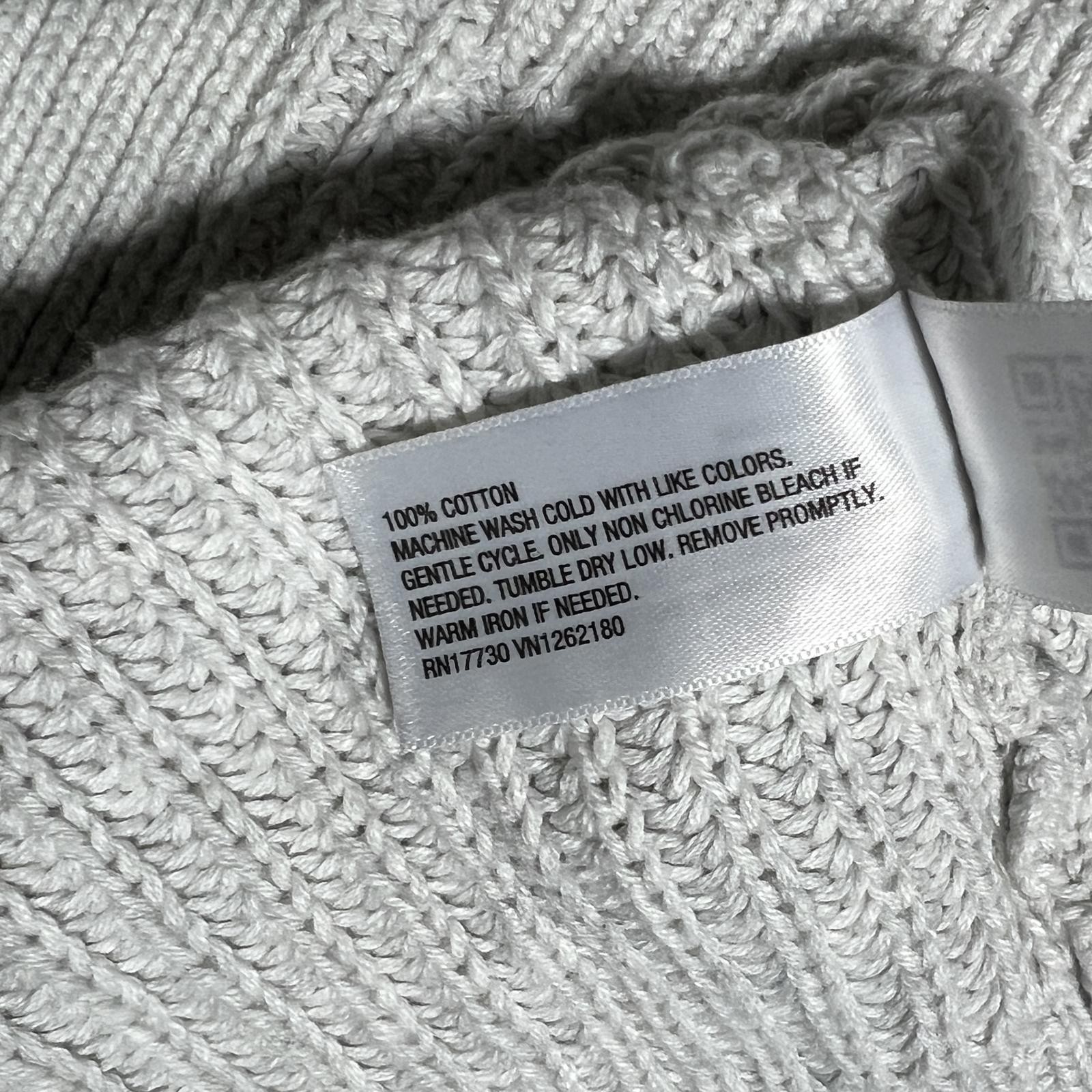 Universal Thread Gray Knit Button-Up Vest Medium - image 4