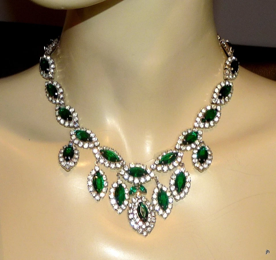 JUEGO DE PENDIENTES COLGANTES COLLAR BABERO KRAMER Foto 3 de 4