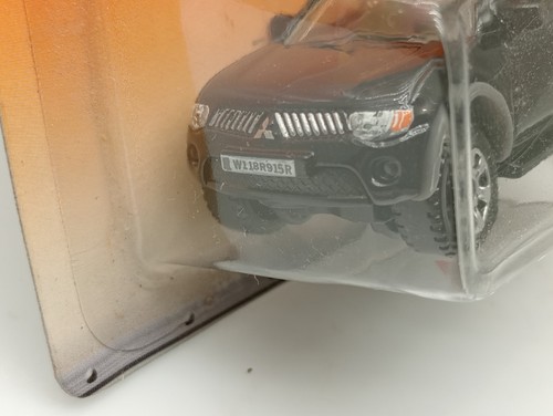 Matchbox Superfast / MB 769 - Mitsubishi Triton L200 Double Cab Pickup - Black - Picture 3 of 7