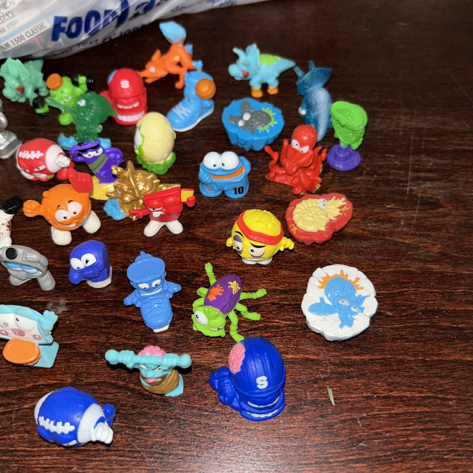 Zuru Smashers Mixed Lot of 28 Minifigure Mini Figures Sports Vehicles ...