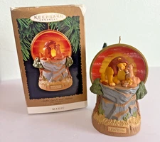LION KING Simba, Sarabi and Mufasa Hallmark Keepsake Lighted Magic Christmas