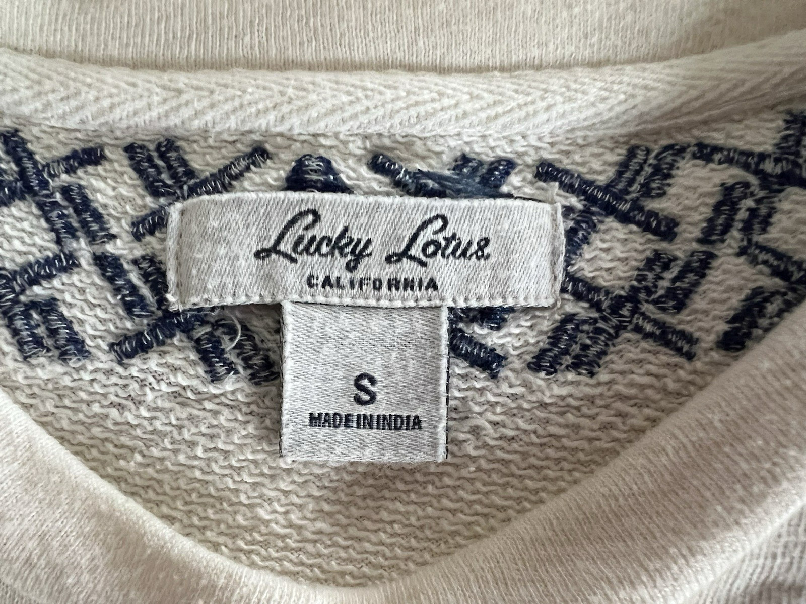 Lucky Brand Lucky Lotus Women's Embroidered Sweatshirt S Red Blue Off White thumbnail 7