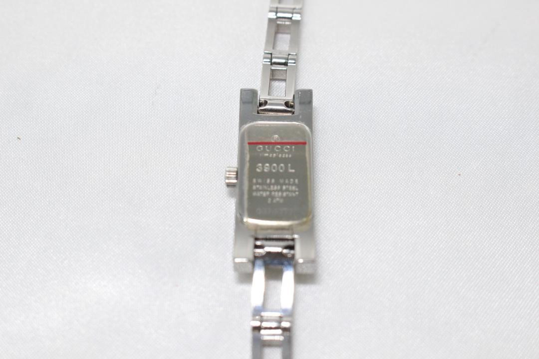 Gucci Silver Quartz Watch - Classic Design, Unisex, New Gucci Silver Quartz Watch - Classic Design, Unisex, New
