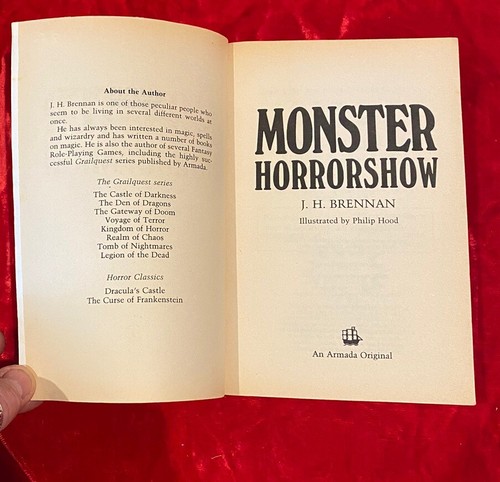 VINTAGE MONSTER HORROR SHOW JH BRENNAN RPG ADVENTURE GAMEBOOK CYOA 1ST PRINT VGC - Picture 4 of 7