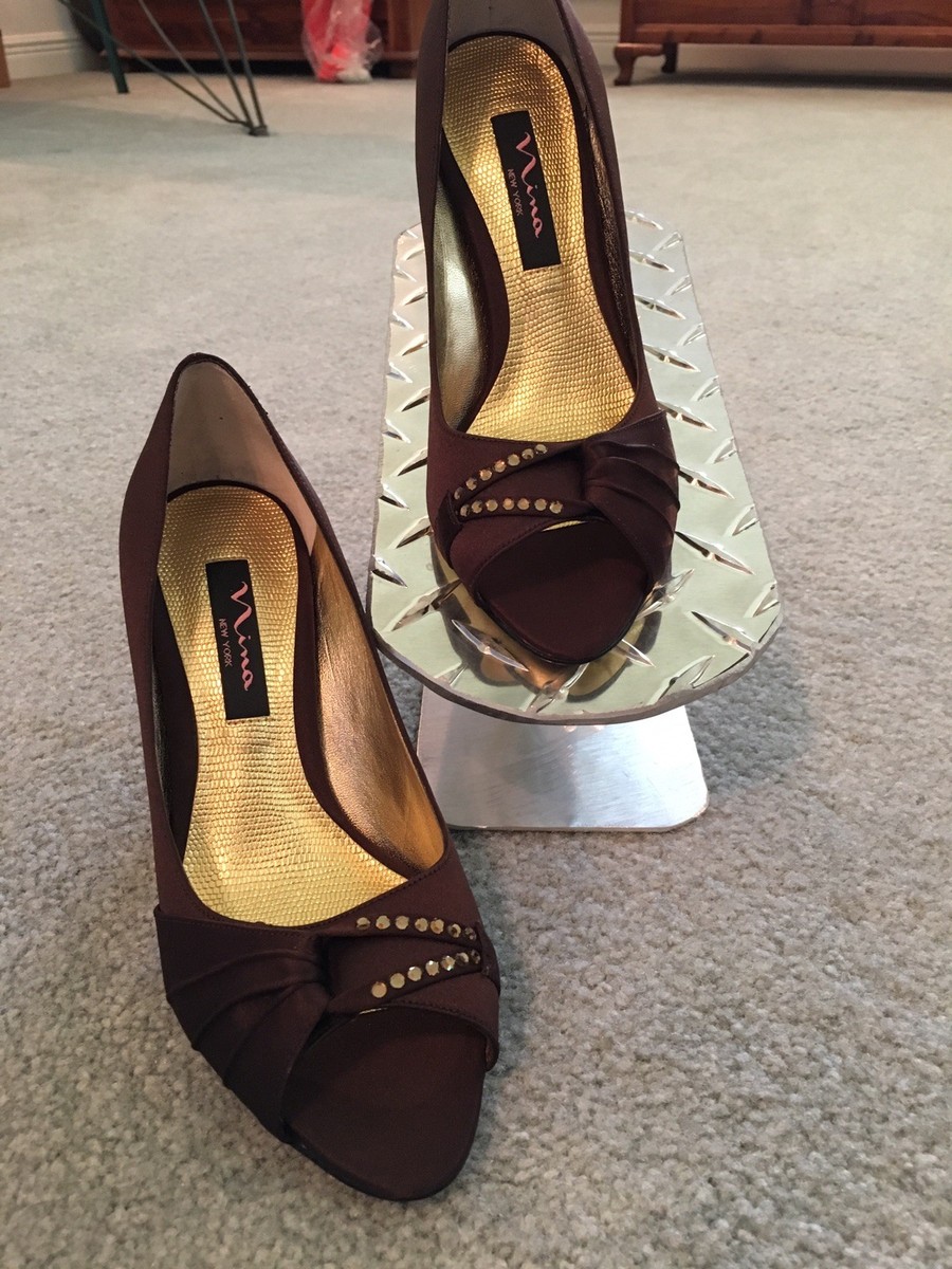 NINA Women's Becki Size 6-1/ M Chocolate Luster Satin Peep Toe Evening Pumps
