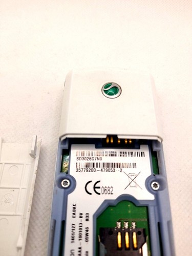 Sony Ericsson T290i Unlocked Basic Mobile Phone Keypad Retro Rare Working Cheap - Picture 9 of 9
