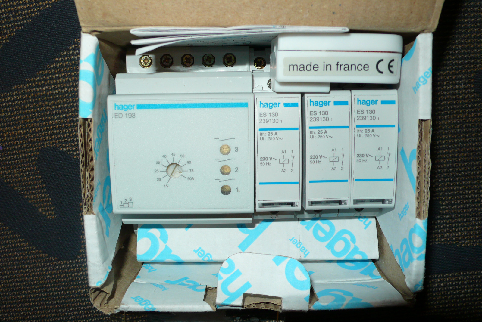 Hager ED393 délesteur de puissance pour chauffage connecté et borne de recharge
