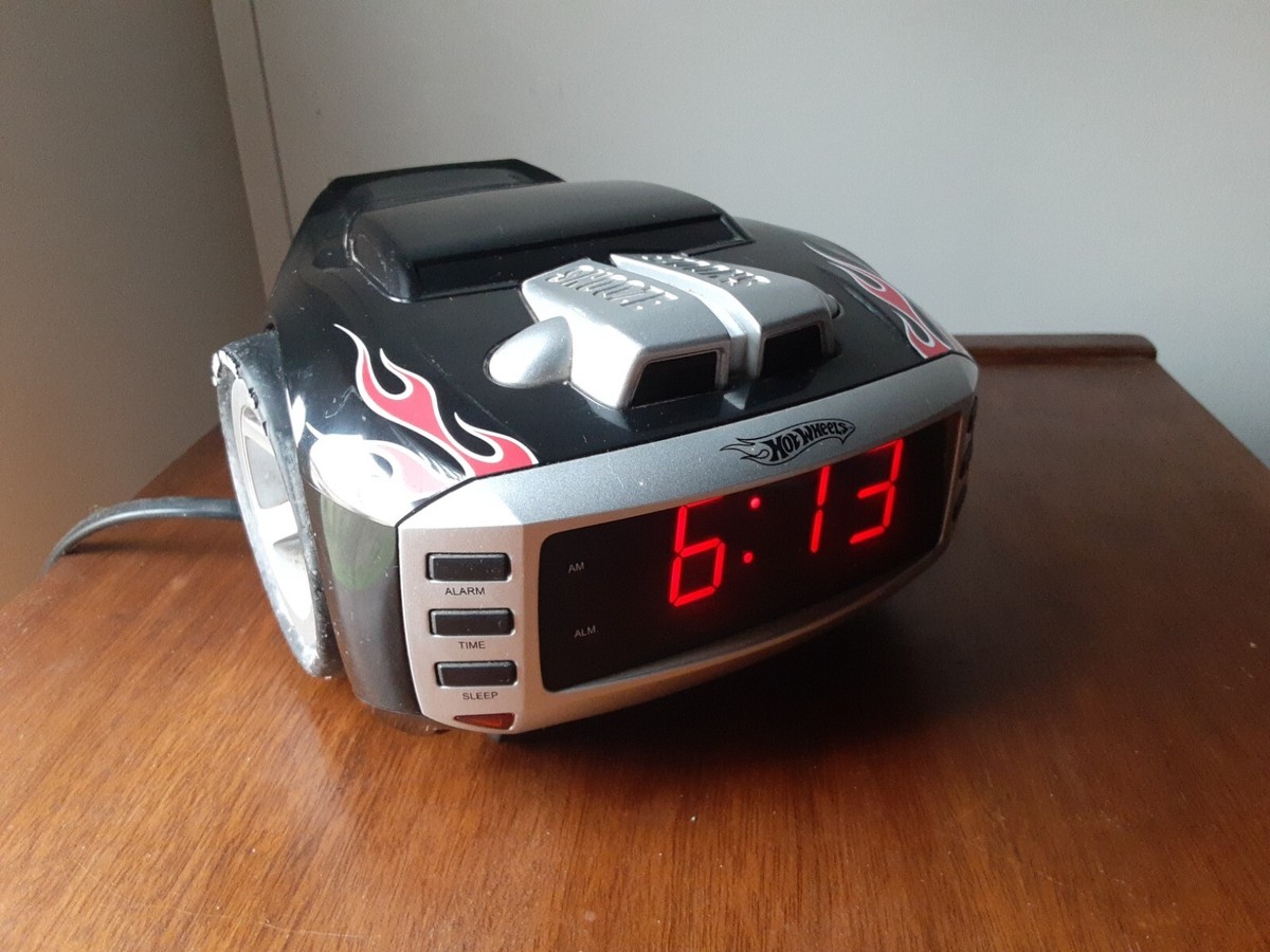 Hot Wheels Snooze Slammer Alarm Clock AM/FM Radio Red/Black Flames
