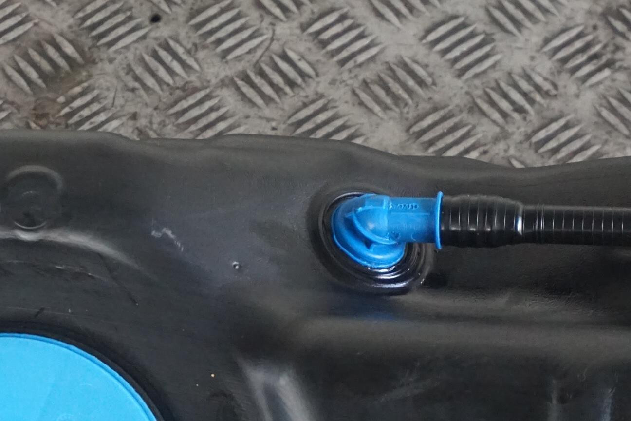 *bmw 3 Series F30 LCI Saloon 330e Complete Metal Fuel Tank Hybrid 41l ...