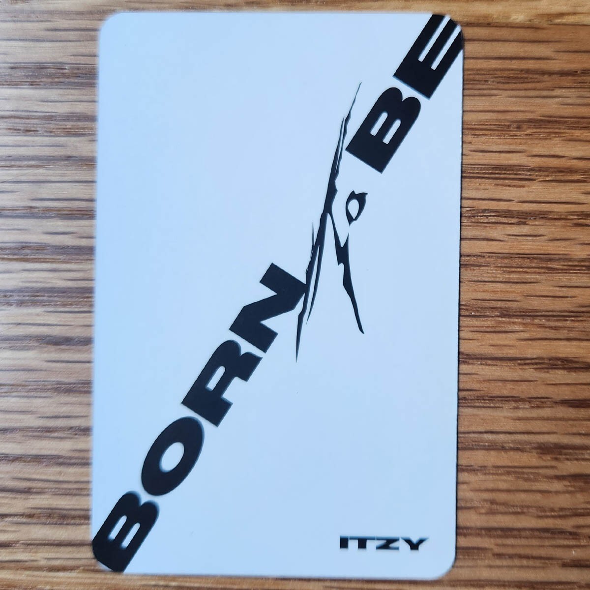 Yuna Official Photocard Itzy Born To Be Genuine Kpop | eBay