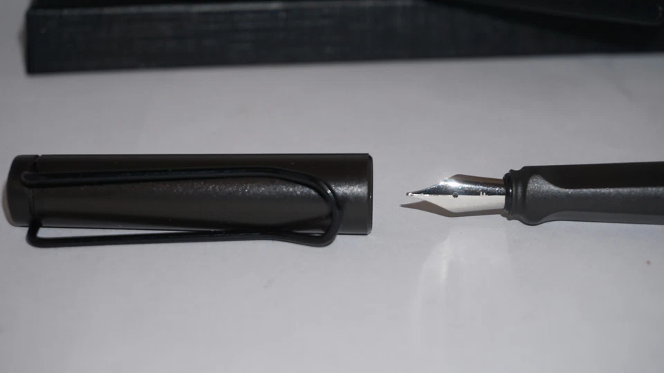 Robosen Nueva Pluma Estilográfica Transformer Japón Edición Limitada Foto 4 de 4