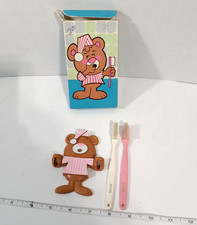 Vintage 1970s Toothbrush Bear-shaped wall Holder Ted E. Bear Avon New Open Box