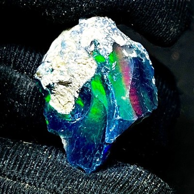 Äthiopischer Opal Roh Schwarz Feueropal Natur Gemüserau 14 Ct 24x14 mm 1 Stück