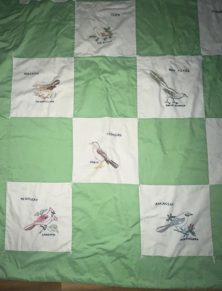 Edredón vintage 50 State Birds retazos verde/blanco (97”x 73,4”) bordado LEER Foto 4 de 4
