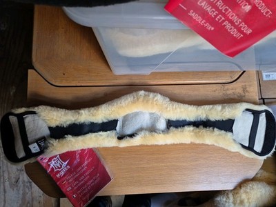 Mattes Slimline Lammfellbezug anatomisch 80cm