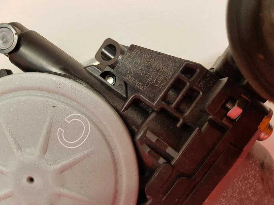 Toyota RAV 2016 4 5 puertas Estate pasajero ventana trasera regulador + motor Foto 3 de 4