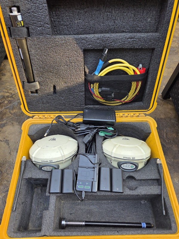 Trimble R8 Model 3 GPS  Set with Spectra Precision Ranger 3 Data Controller