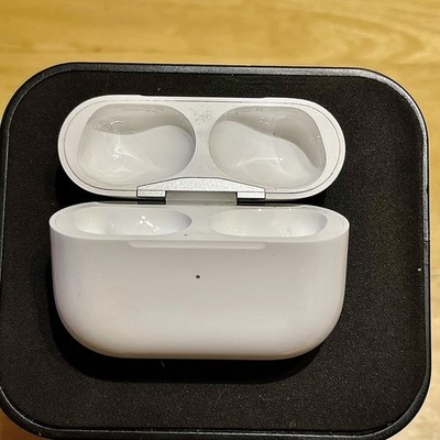 Apple AirPods Pro Charging Case (A2190)  Airpods Sold Separately
