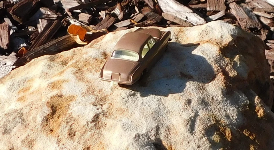 Lesney Jaguar Mark 10 No. 28. MINT plus original Box NEAR MINT - Image 3 of 4