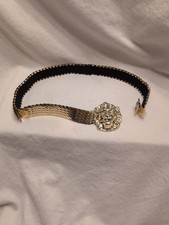 VINTAGE LION  S HEAD MEDALLION GOLD TONE STRETCHY FISH SCALE BELT 90  s RETRO
