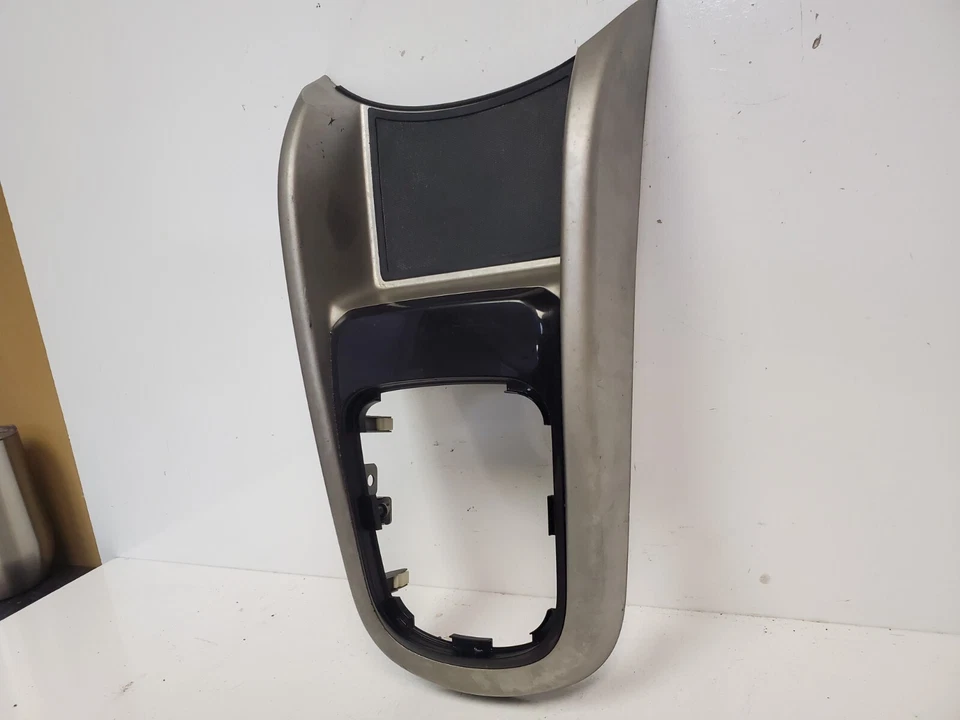 OEM 2011 2012 2013 KIA SOUL FLOOR SHIFT SHIFTER TRIM BEZEL CONSOLE 84651-2KA01 Foto 3 de 4