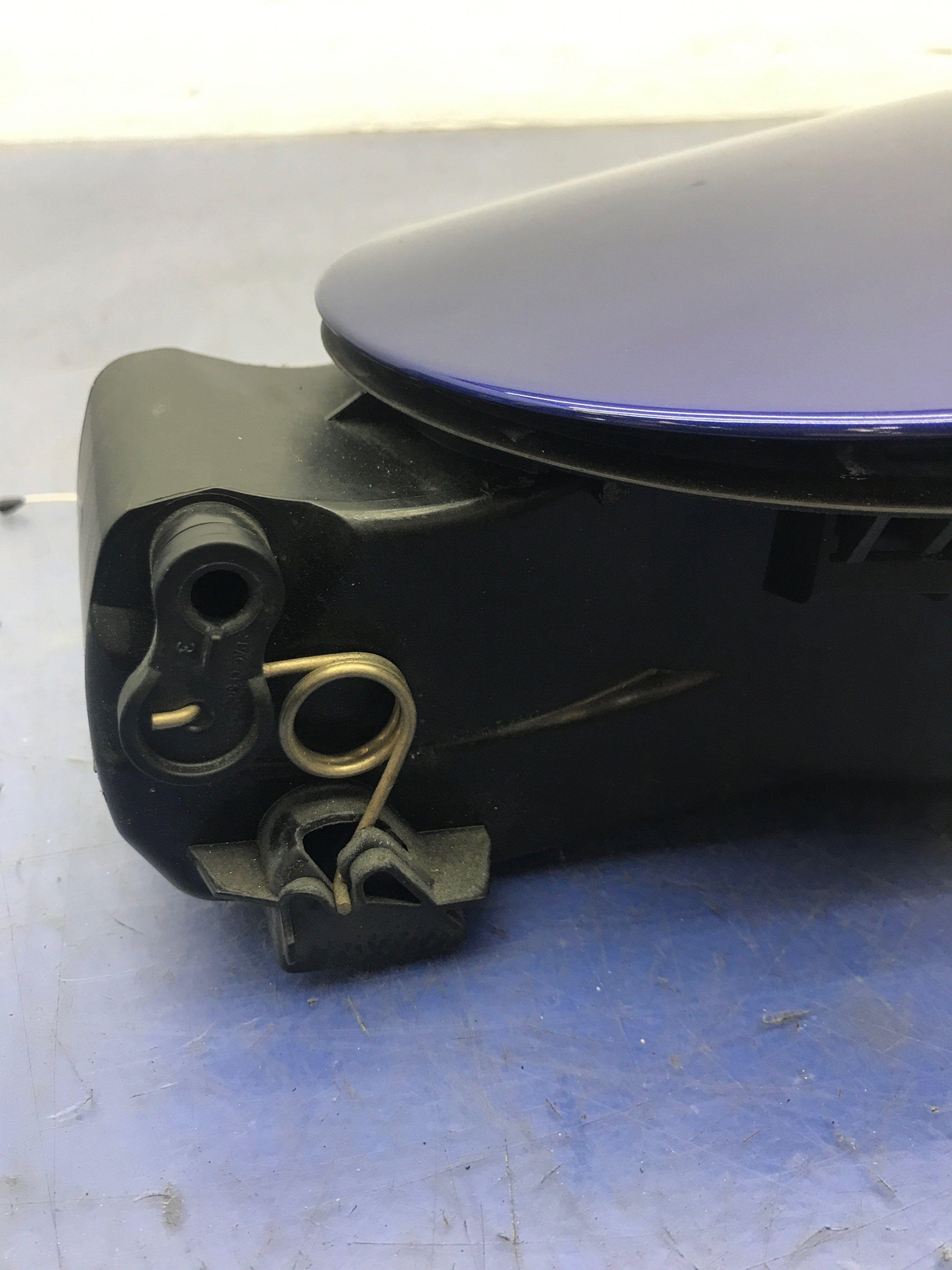2014 - 2019 MASERATI GHIBLI OEM REAR FUEL TANK DOOR W/ POCKET