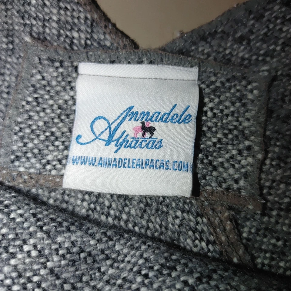 Poncho de lana de alpaca Annadele Alpacas para mujer chal envolvente gris lavable a mano Foto 2 de 4