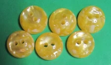 (6) VINTAGE STREAMLINE 3/4" IRIDESCENT YELLOW PLASTIC LAYERED BUTTONS NOS-R543
