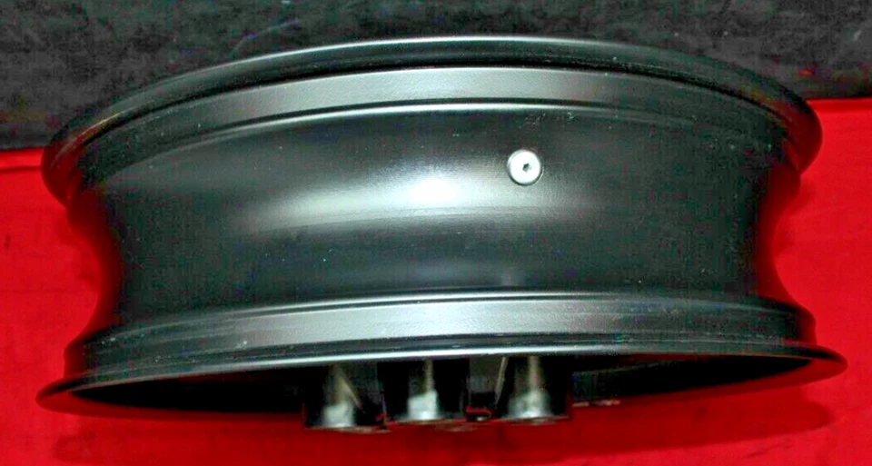 2009 - 2011 Ducati Monster 696 Rear Rim #5434 - Изображение 4 из 4