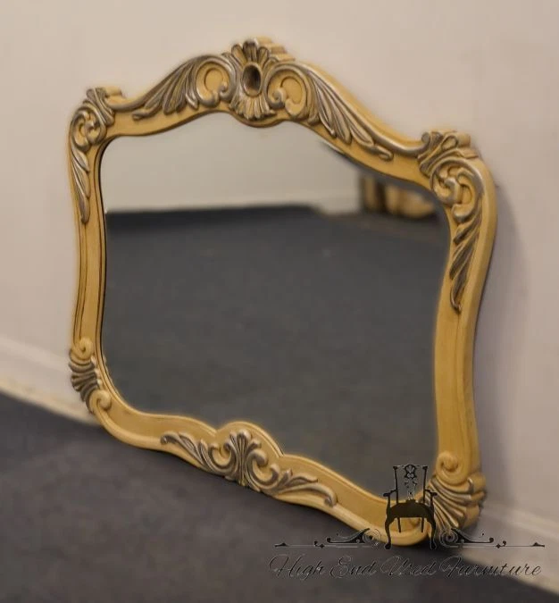 Cômoda PULASKI FURNITURE Transicional Italiana Contemporânea 57" Cor Creme... - Imagem 2 de 4