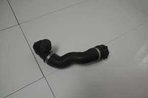 BMW F10 F11 Wasserschlauch Kühlwasserschläuche 7800101 OE BMW TEIL Gebraucht Ori