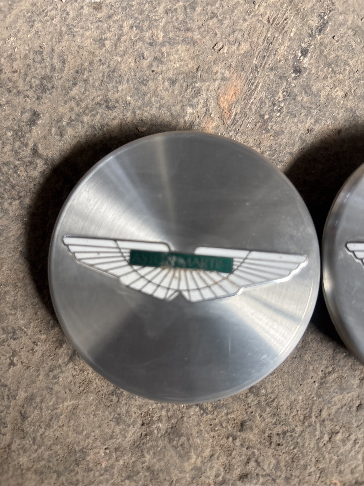 Aston Martin Wheel Centre Cap Green/Silver 2