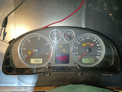 9818 Tacho Kombiinstrument VW Passat 3BG TDI VDO 3B0920826A 121961 km
