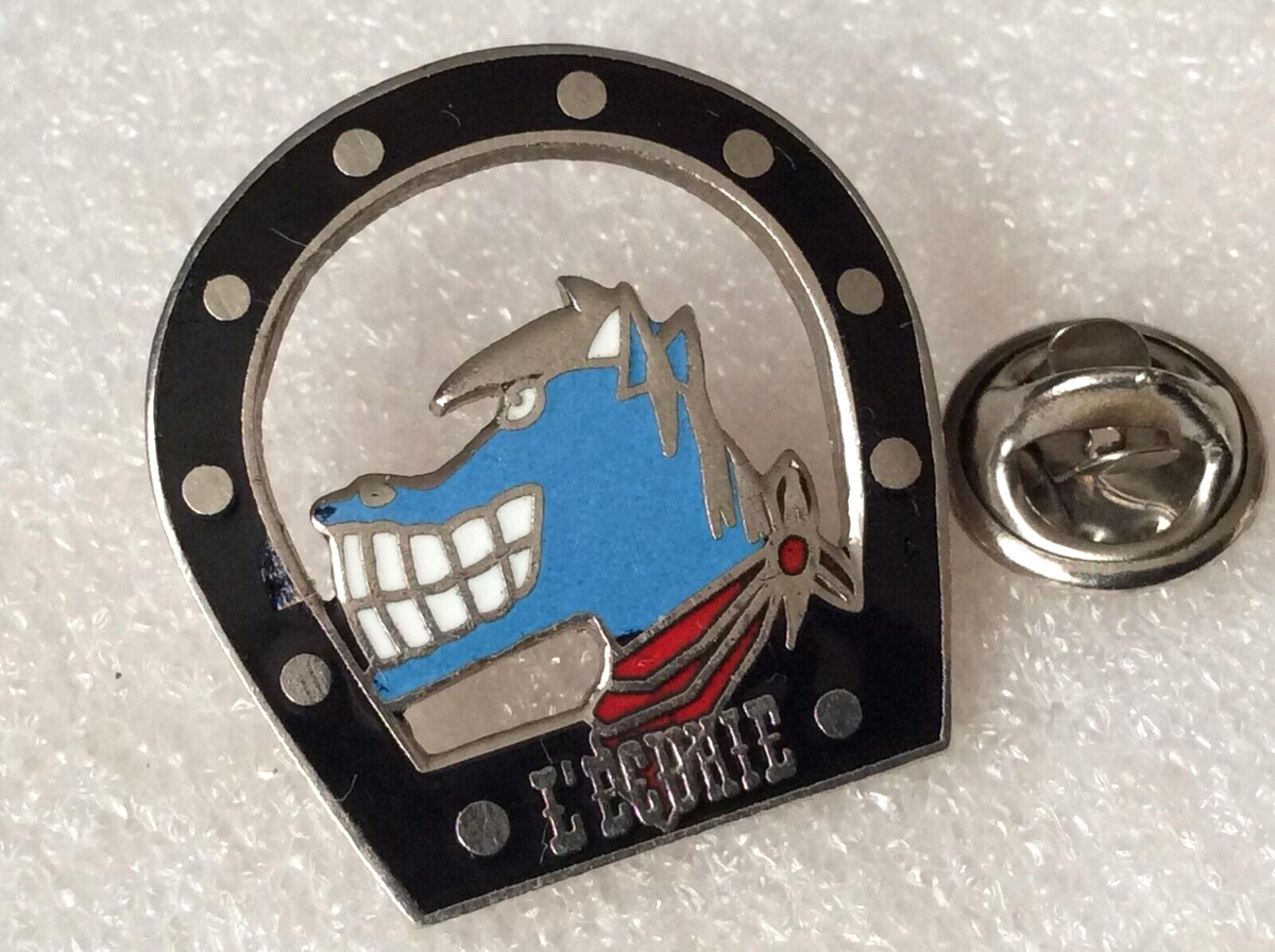 Pin's Cheval Trot Cavalier Joker Relief Doré Couleur Or Ref 3306 Item 12494743