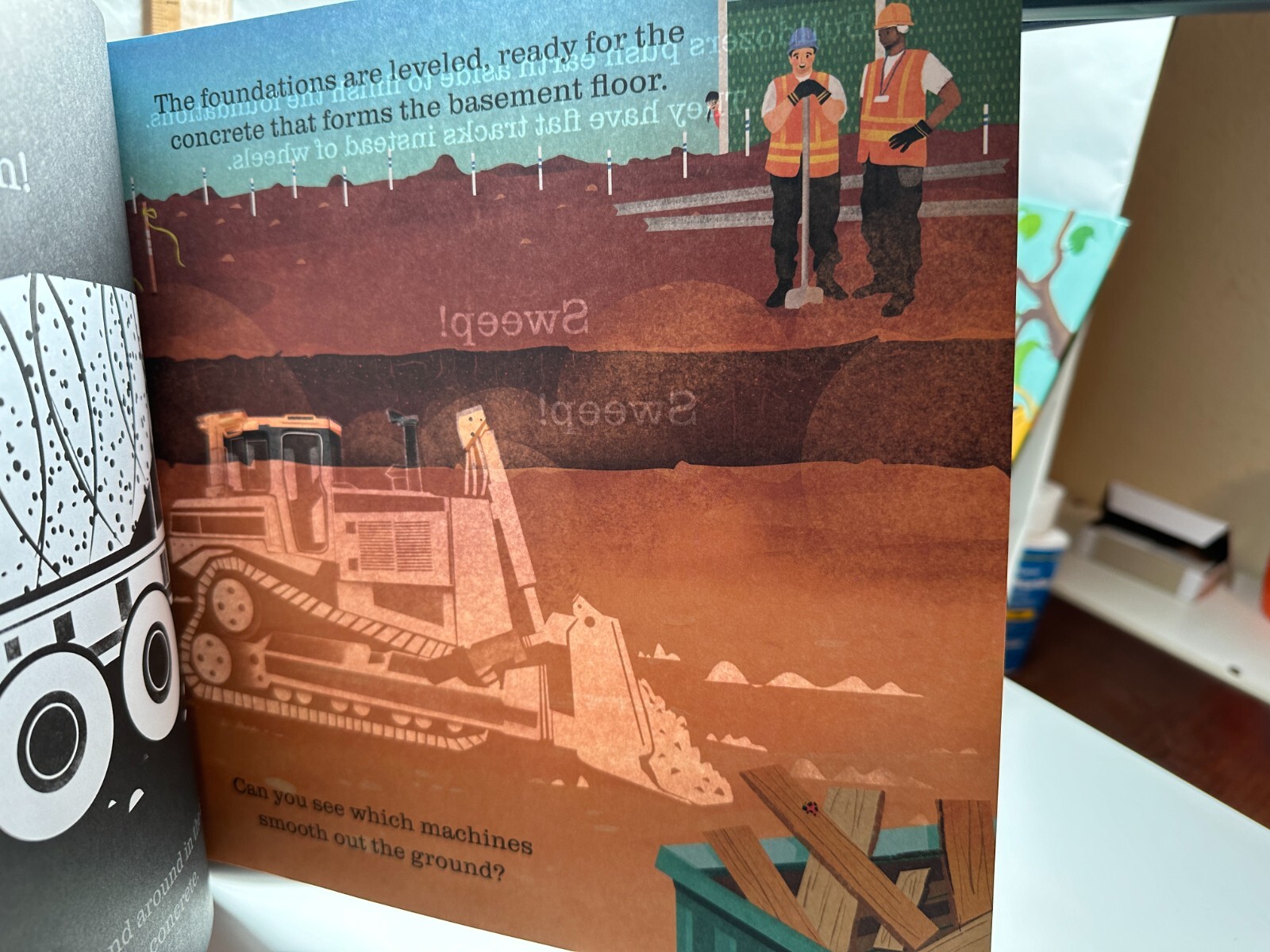 On the Construction Site Garden Light Books Ex-Lib Teacher Homeschool Reading