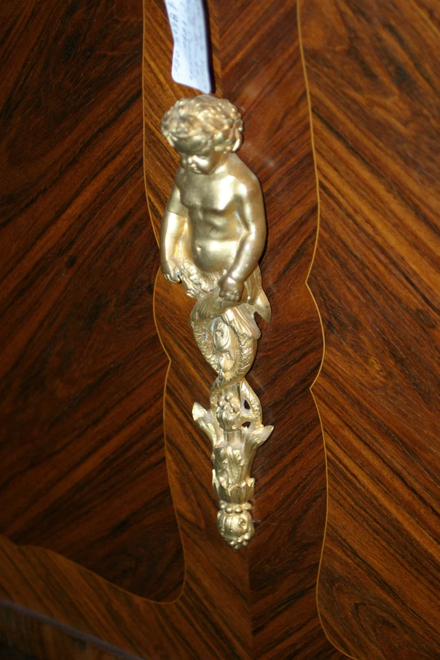 ARMÁRIO ANTIGO ESTILO FRANCÊS LXV BRONZE, TAMPO DE MÁRMORE 19º C. - Imagem 2 de 4