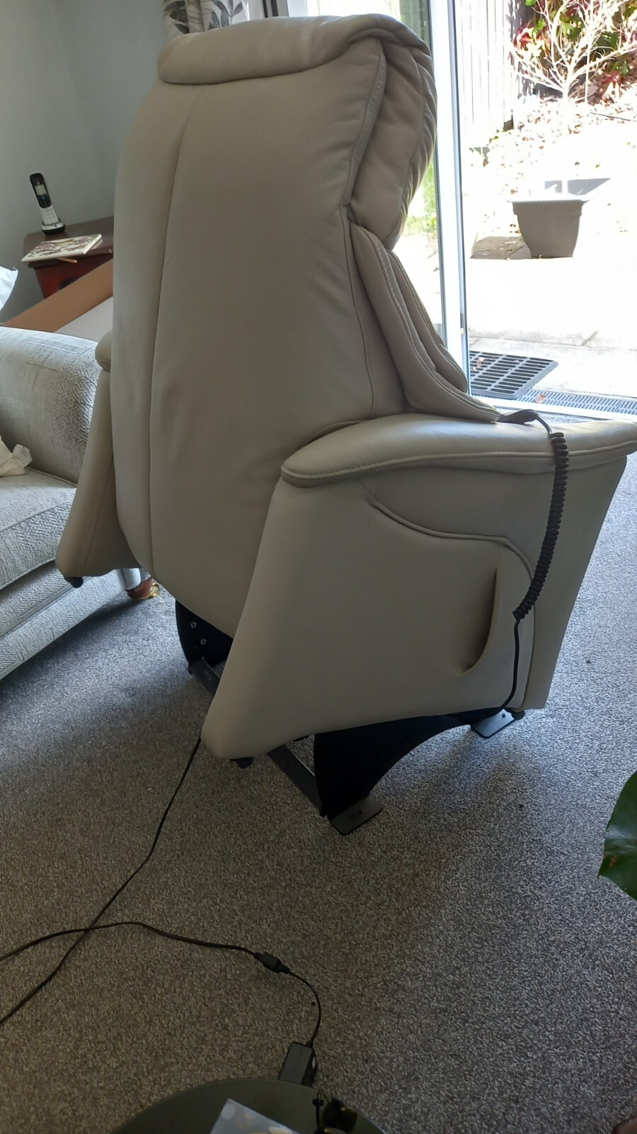 HIMOLLA CUMULY "CHESTER" ELECTRIC LIFT & RISE CREAM LEATHER RECLINING