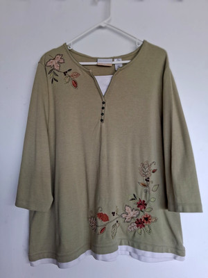 Alfred Dunner plus 2X light green, embroidered w/fall colors & leaves. Good cond