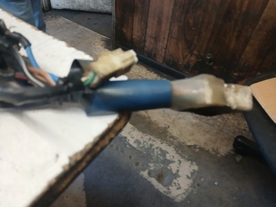 1996 TOYOTA LAND CRUISER IGNITION START CYLINDER TUMBLER w/ KEY